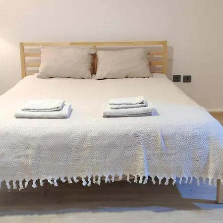 Cozy Apt Evinde Hissetmek Gibisi דירה